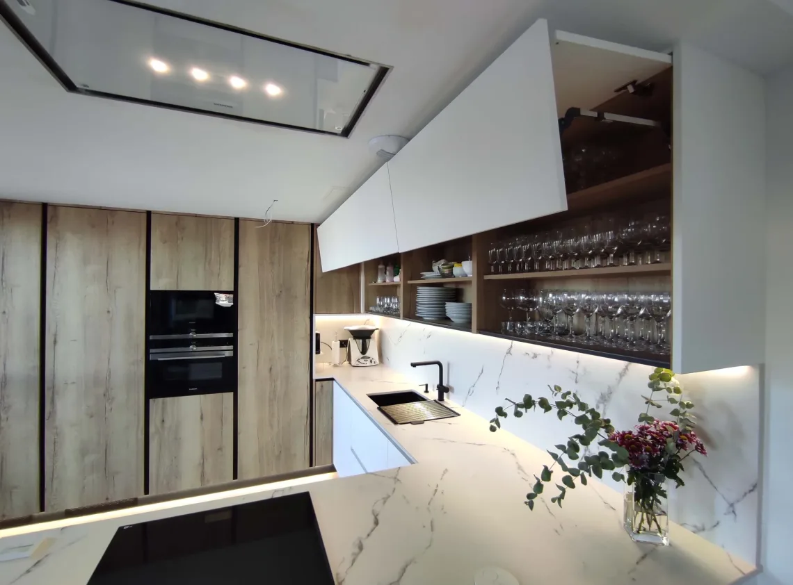 encimera y armarios de la cocina del proyecto arquitecto Josef Jiménez, realizado por CLP Design