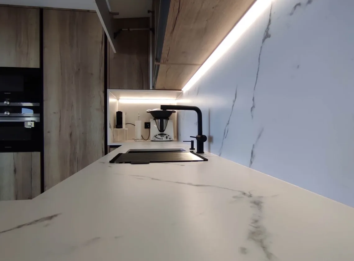 encimera de la cocina del proyecto arquitecto Josef Jiménez, realizado por CLP Design