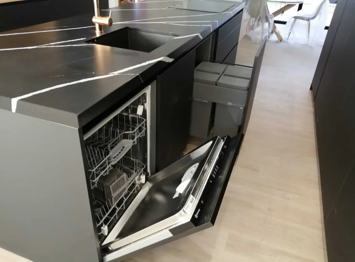 lavavajillas y cubos de basura del proyecto Travesía del petril, realizado por CLP Design